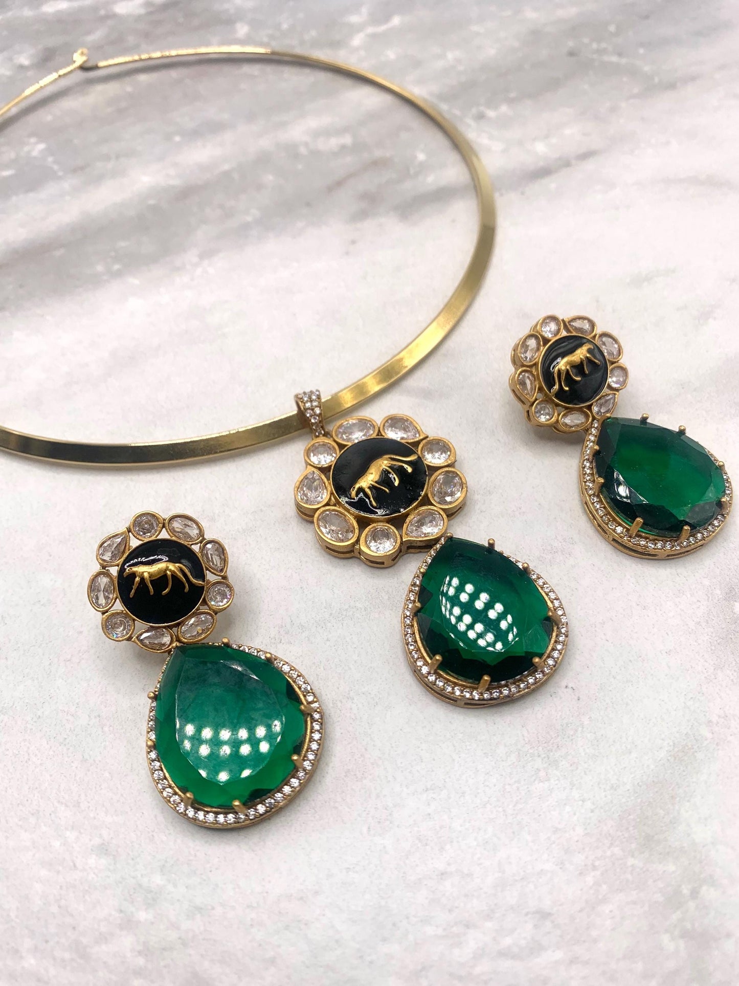 Sabyasachi inspired necklace and earrings/minimalist jewelry/fusion jewelry/Mother of Pearl/Sabyasachi statement piece jewelry