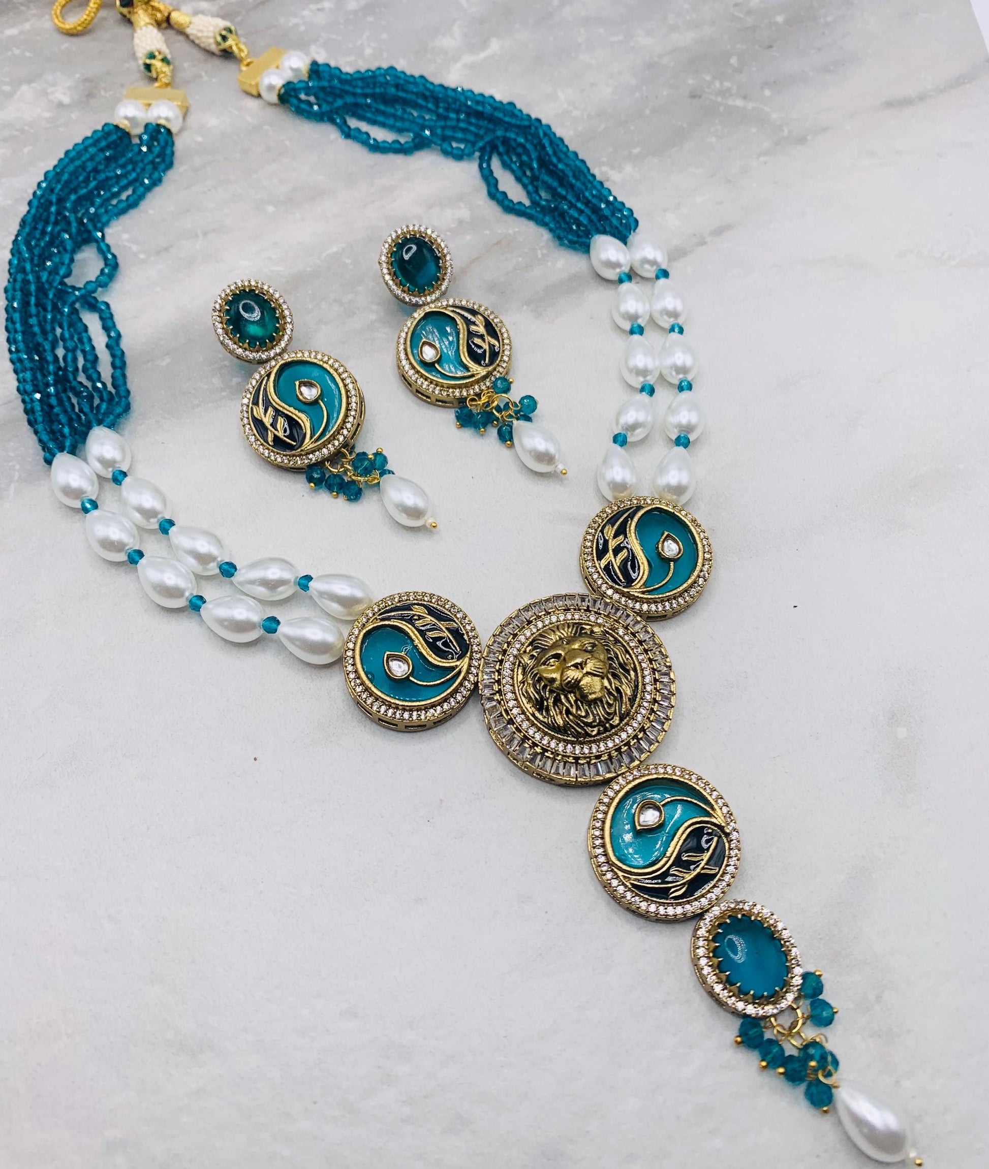 Sabyasachi inspired necklace with earrings/onyx beads pearl