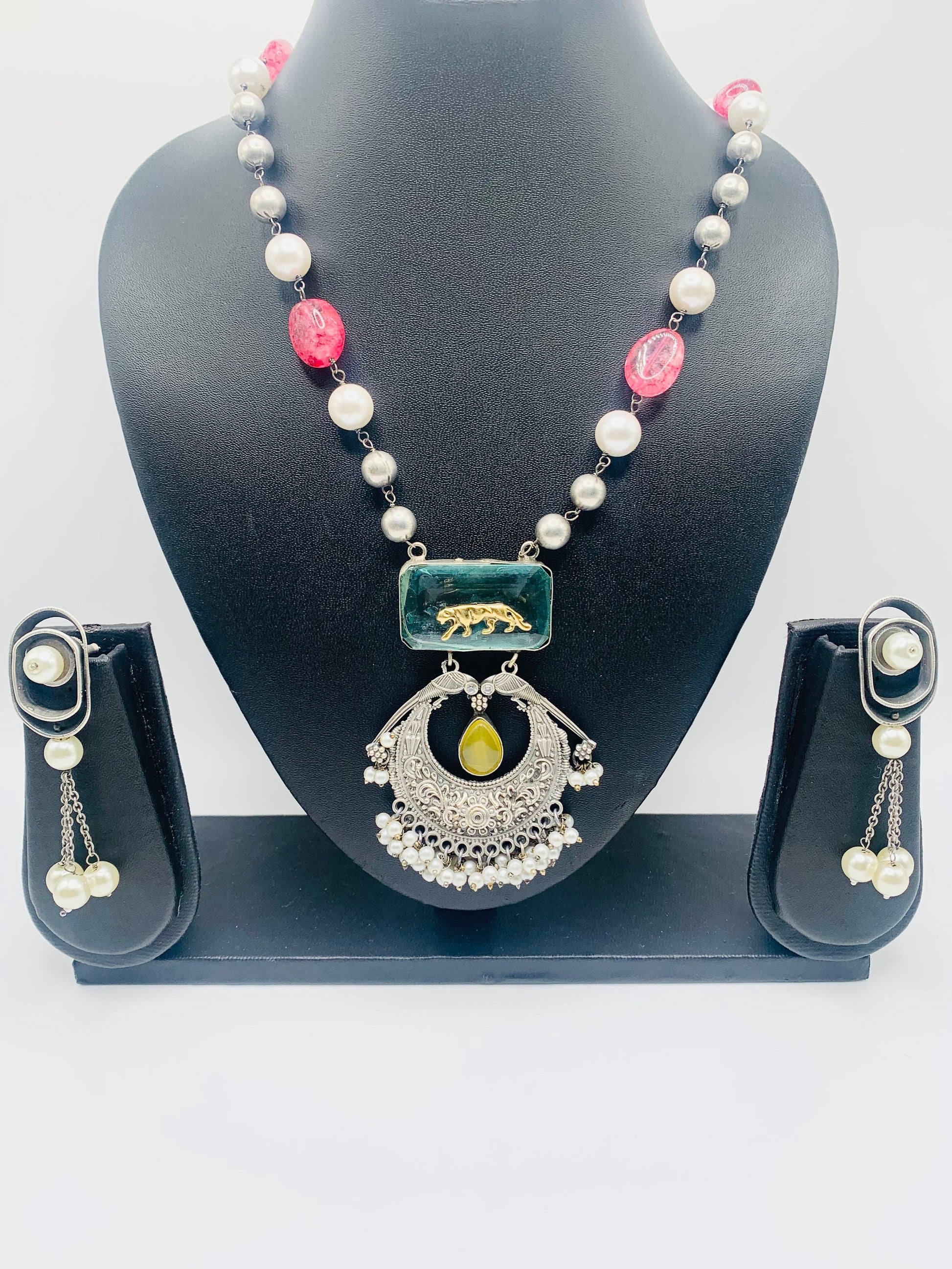 Sabyasachi inspired necklace with earrings