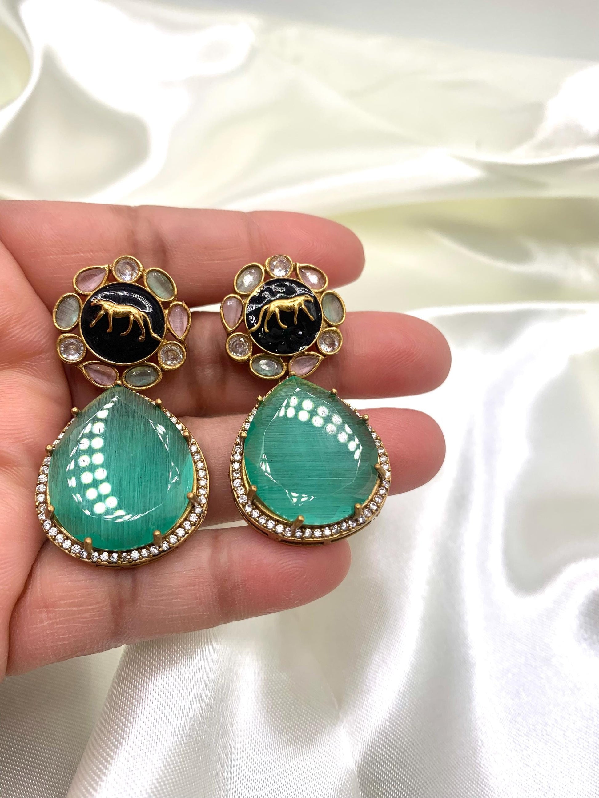 Sabyasachi inspired necklace and earrings/minimalist jewelry/fusion jewelry/Sabyasachi statement piece jewelry/vintage