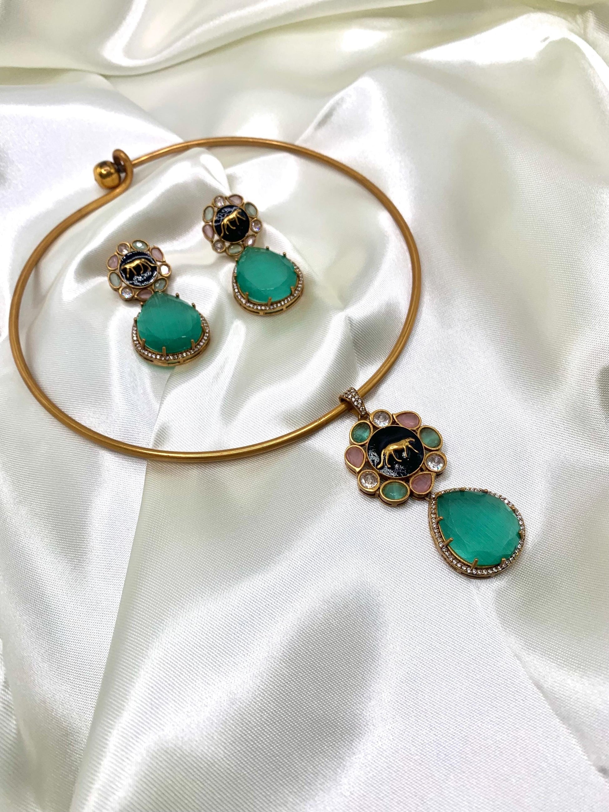 Sabyasachi inspired necklace and earrings/minimalist jewelry/fusion jewelry/Sabyasachi statement piece jewelry/vintage