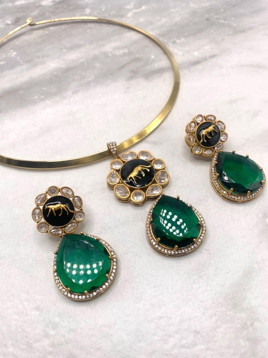 Sabyasachi inspired necklace and earrings/minimalist jewelry/fusion jewelry/Mother of Pearl/Sabyasachi statement piece jewelry